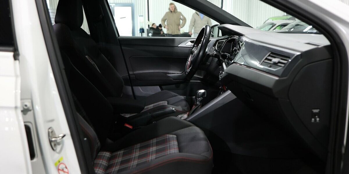 VW Polo GTI 2.0 TSI DSG BEATS WHITE / LED, AID, ACC 139.000 km 14.991 &euro; Hamm 59077