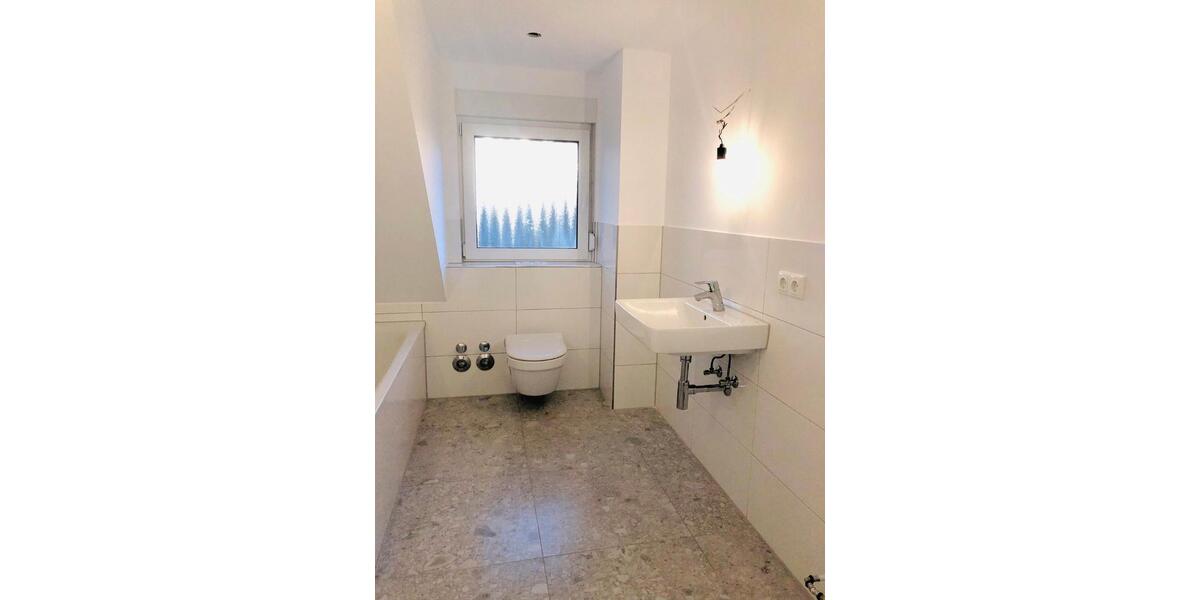 Dachgeschoßwohnung Dortmund Eving - 4.5 Zimmer, 115 m&sup2;, 1.100&euro; | Angebot:25934330