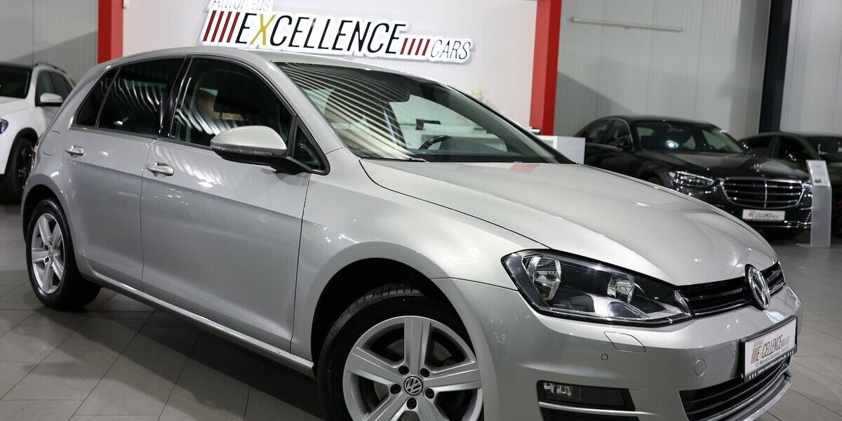 VW Golf VII 1.6 TDI Comfortline COMPOSITION-COLOUR 143.000 km 11.111 &euro; Hamm 59077