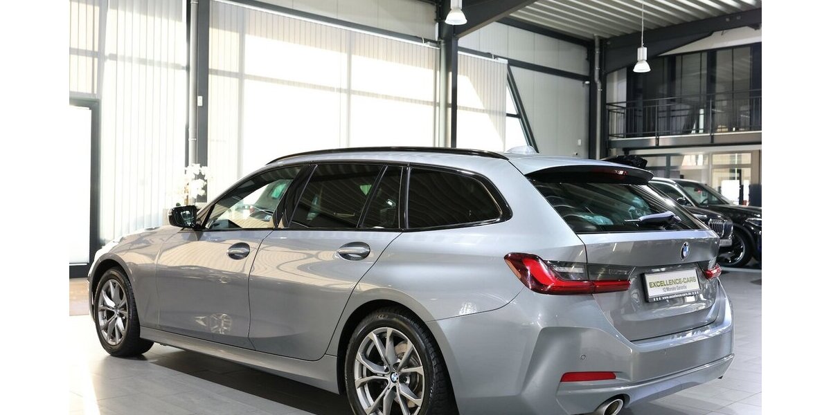 BMW 318d Touring ADVANTAGE CURVED+NAVI, LEDER, LED 67.000 km 29.777 &euro; Hamm 59077
