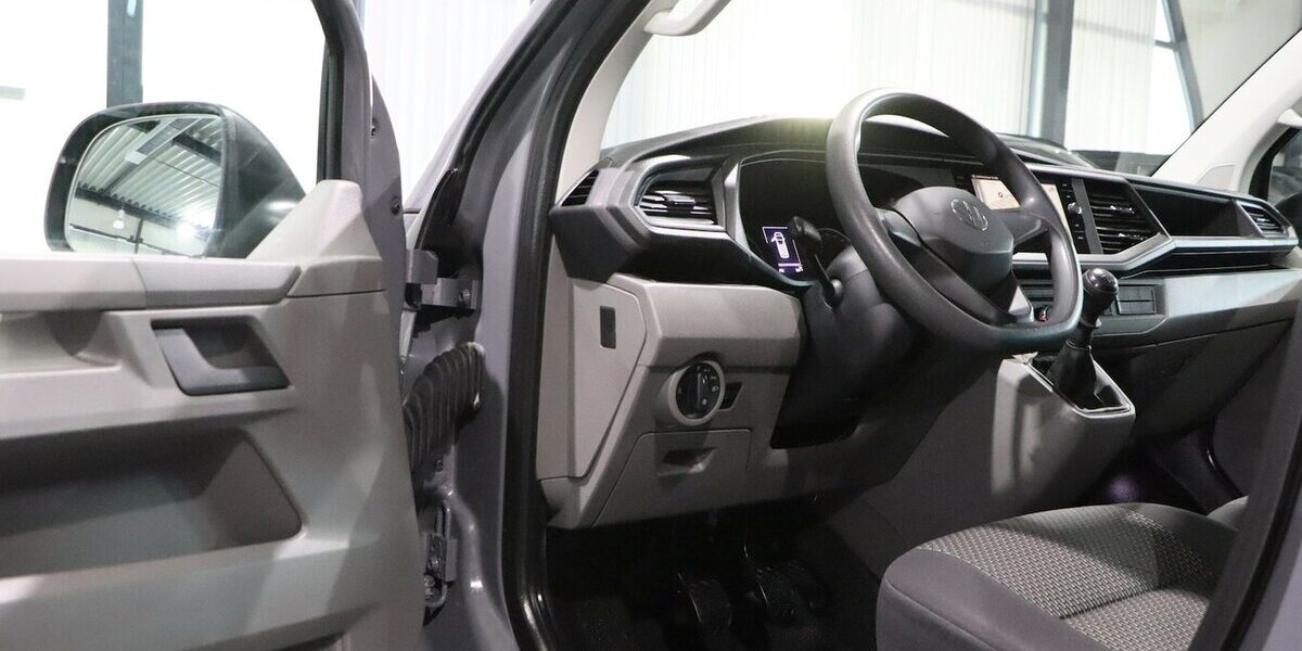 VW T6.1 Transporter KOMBI 2.0 TDI 9-SITZER / GREY 84.000 km 26.555 &euro; Hamm 59077