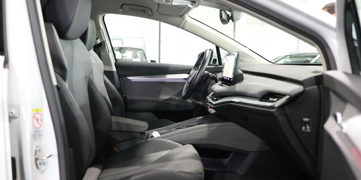 Skoda Enyaq IV 80 LOFT SPORT WHITE / WÄRMEPUMPE / 63.000 km 29.777 &euro; Hamm 59077