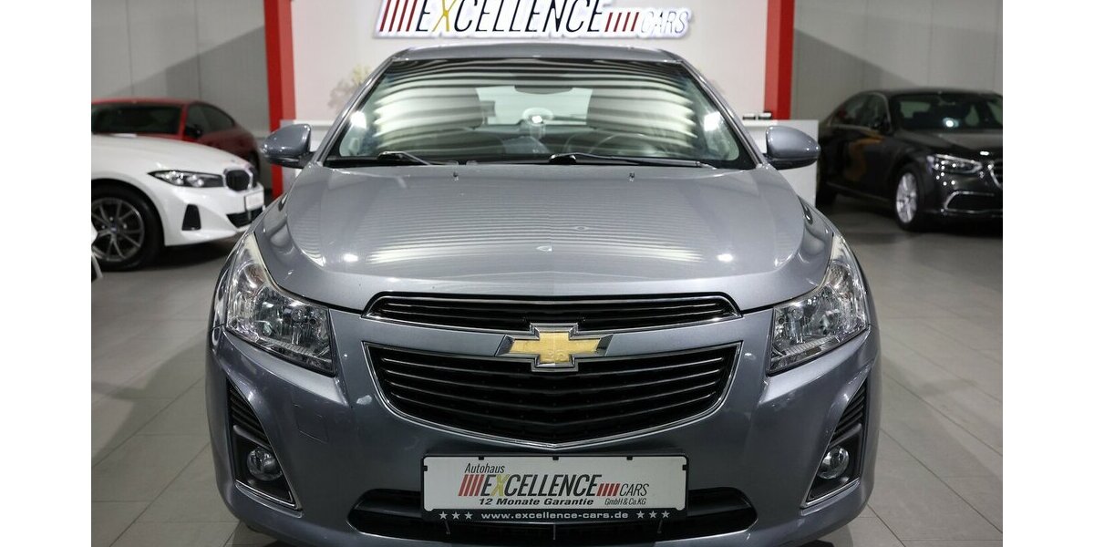 Chevrolet Cruze HATCHBACK 1.4 LTZ / SCHIEBEDACH,LEDER,NAVI 128.000 km 5.881 &euro; Hamm 59077