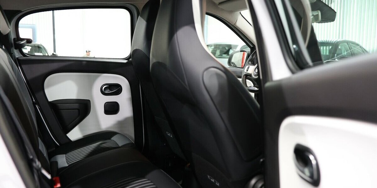 Renault Twingo INTENS ELECTRIC SPURHALTE, LEDER, KAMERA 13.000 km 13.400 &euro; Hamm 59077