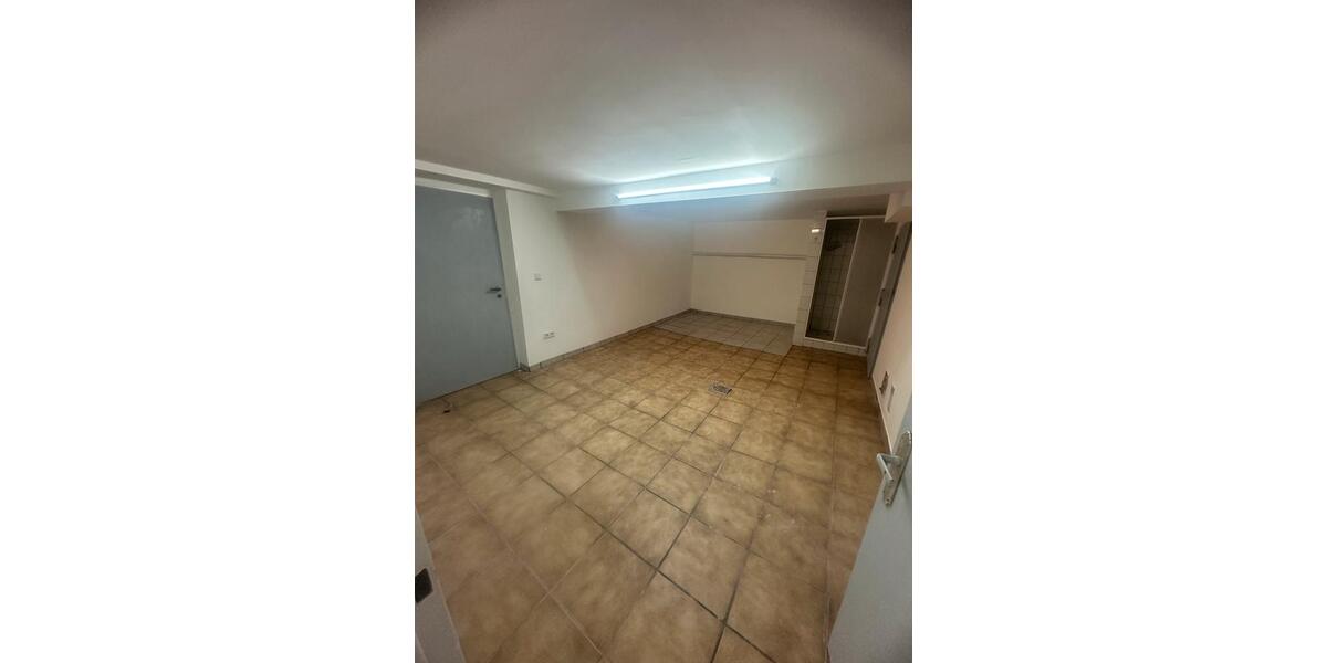 Erdgeschoßwohnung Iserlohn - 5 Zimmer, 105 m&sup2;, 1.400&euro; | Angebot:25405195