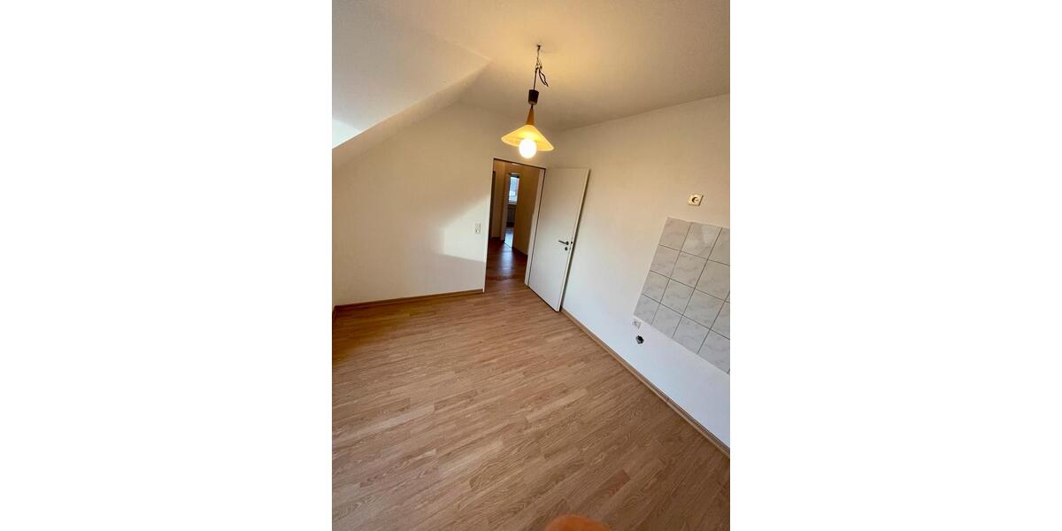 Dachgeschoßwohnung Dortmund Brackel - 2.5 Zimmer, 70 m&sup2;, 650&euro; | Angebot:25838710