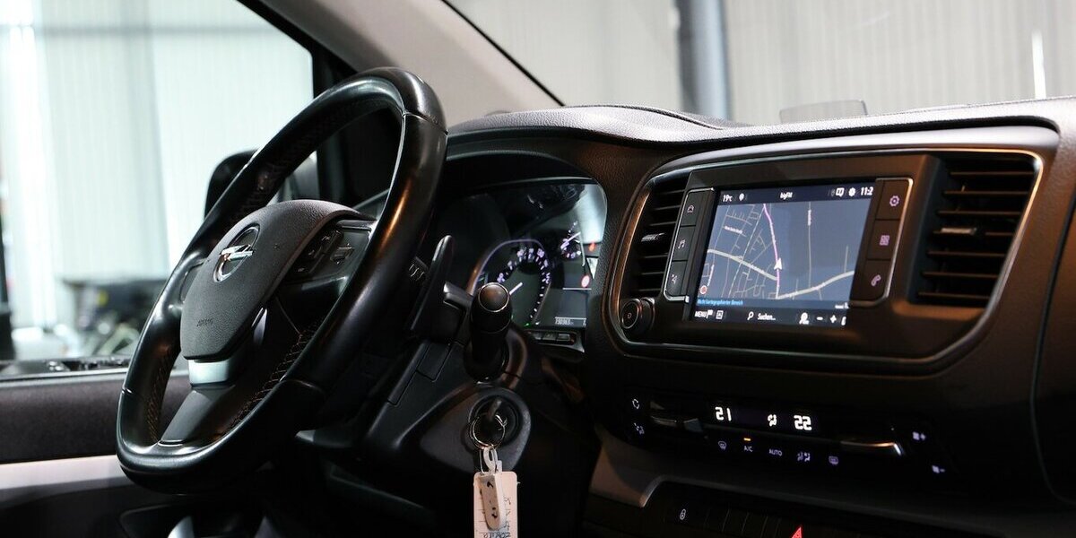 Opel Zafira Life 2.0 CDTI EDITION-M INNOVATION 8-SITZ 150.000 km 26.555 &euro; Hamm 59077