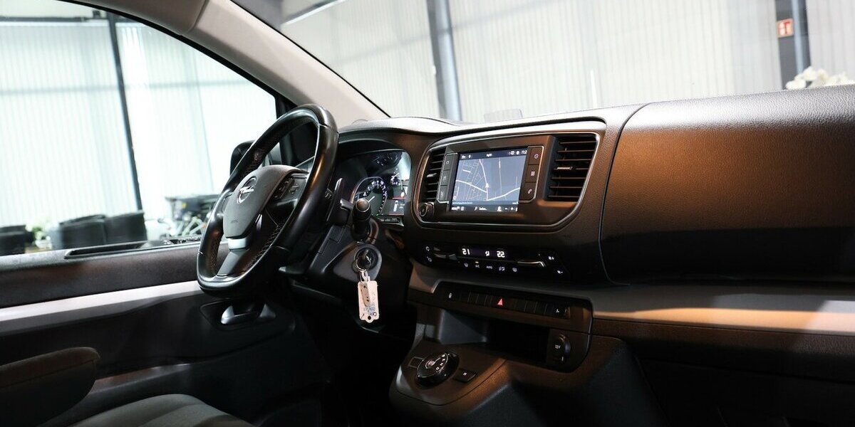 Opel Zafira Life 2.0 CDTI EDITION-M INNOVATION 8-SITZ 150.000 km 26.555 &euro; Hamm 59077