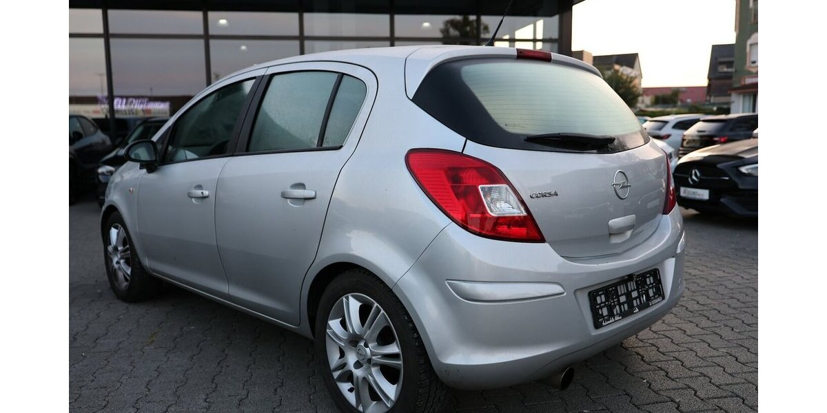 Opel Corsa D 1.4 INNOVATION 110 Jahre LEDER,NAVI+KAME 158.000 km 1.402 &euro; Hamm 59077