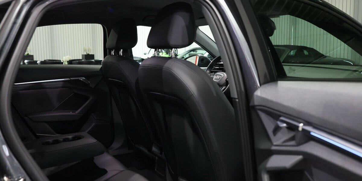 Audi A3 LIMOUSINE 30 TFSI S-LINE MATRIX, VOLL-LEDER 60.000 km 25.777 &euro; Hamm 59077