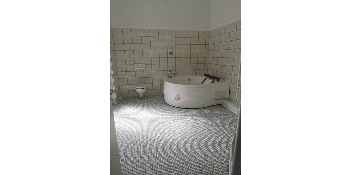 Etagenwohnung Iserlohn - 5 Zimmer, 160 m&sup2;, 990&euro; | Angebot:26600471