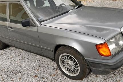 Mercedes-Benz E 300 92.000 km 6.450 &euro; Hemer 58675