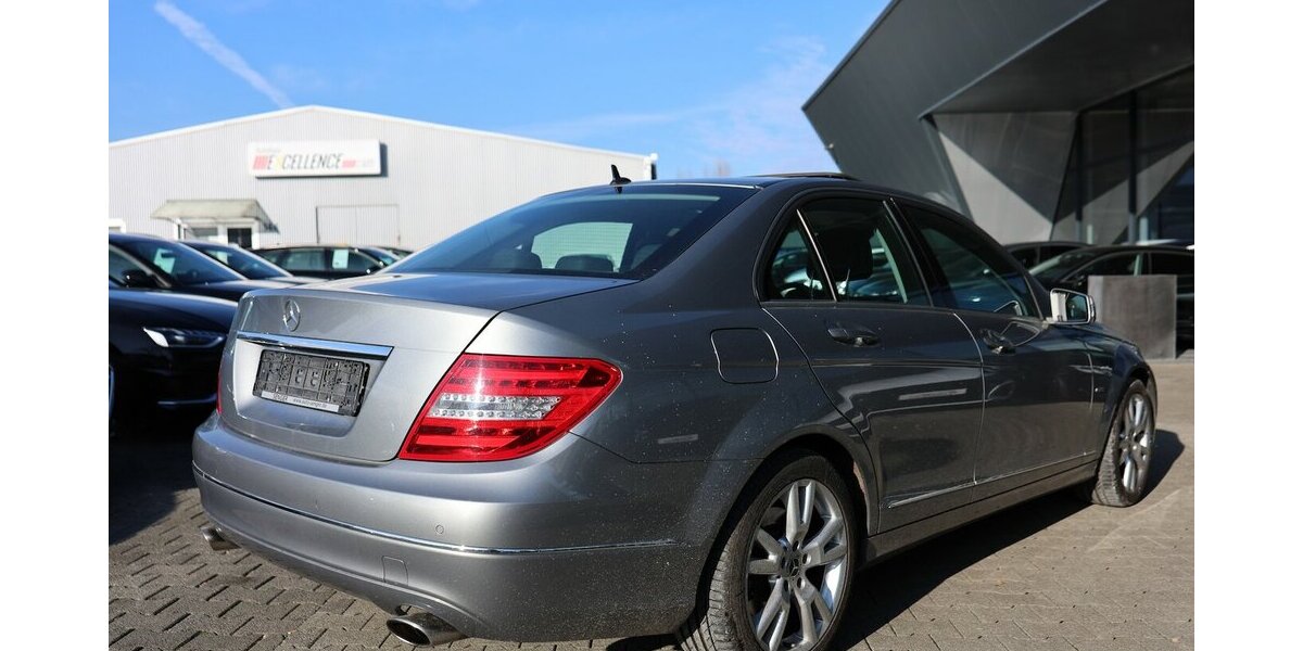 Mercedes-Benz C 350 CGI BE AVANTGARDE SCHIEBEDACH,XENON,LEDER 206.000 km 8.802 &euro; Hamm 59077