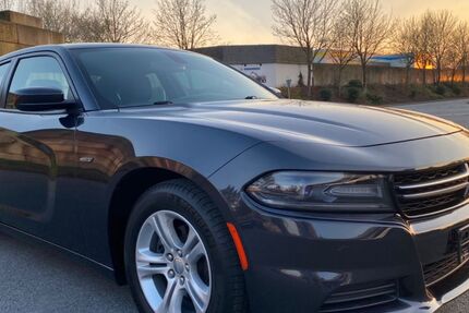 Dodge Charger 47.000 km 19.500 &euro; Hamm 59077