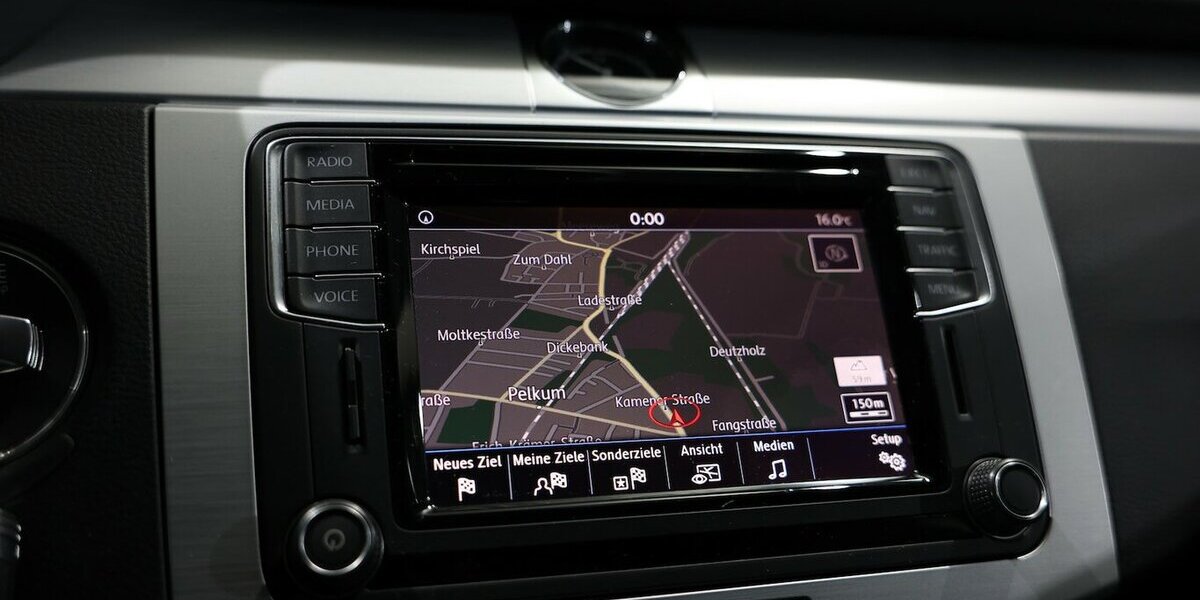 VW CC 1.4 TSI DSG SPORTLINE WHITE / XENON / NAVI+ 92.000 km 15.444 &euro; Hamm 59077