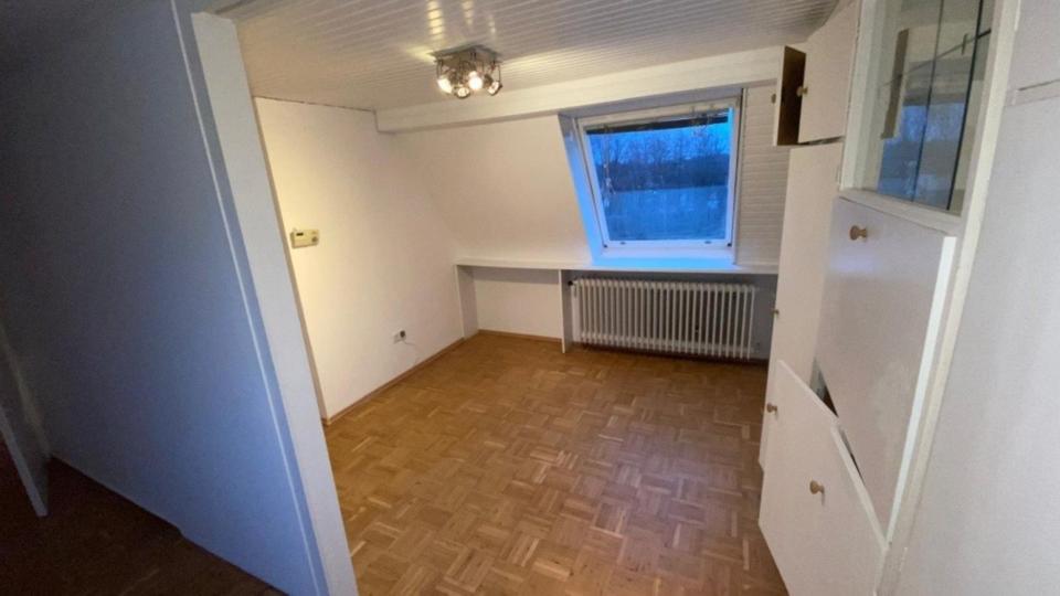 Dachgeschoßwohnung Dortmund Brackel - 1.5 Zimmer, 30 m&sup2;, 370&euro; | Angebot:25959341