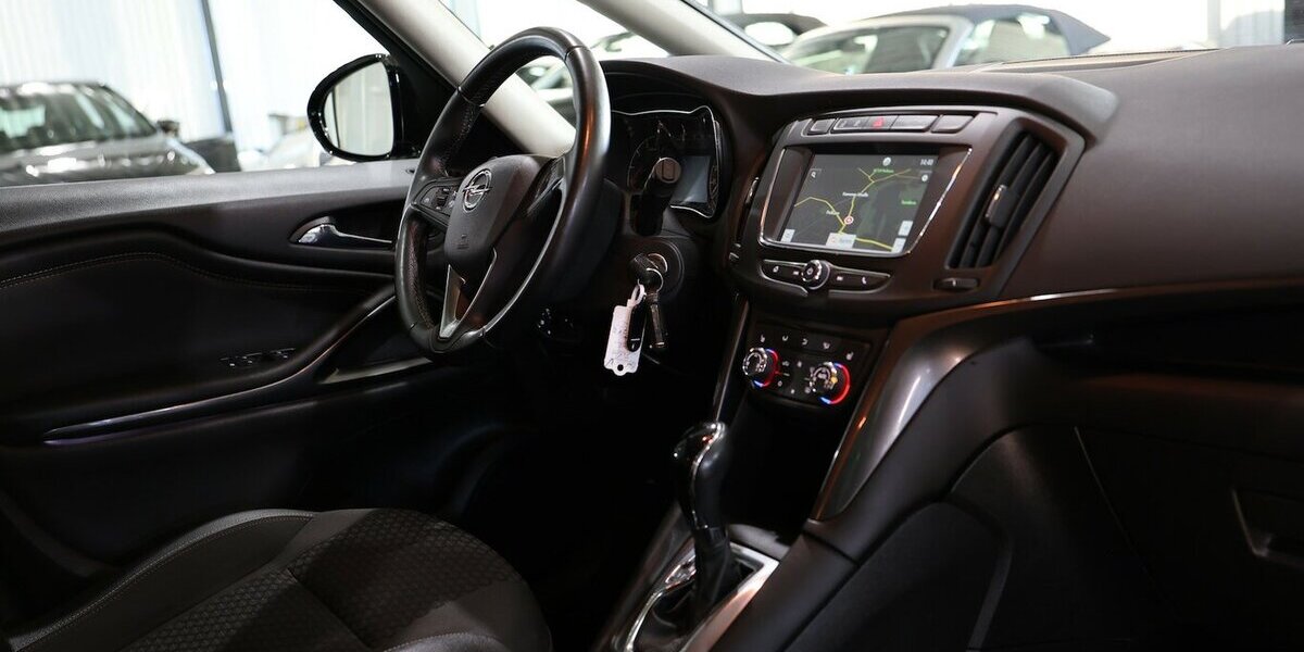 Opel Zafira C 1.6 SIDI T INNOVATION / 7-SITZER / LED 79.000 km 16.555 &euro; Hamm 59077
