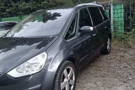 Ford Galaxy 145.000 km 4.499 &euro; Dortmund 44369