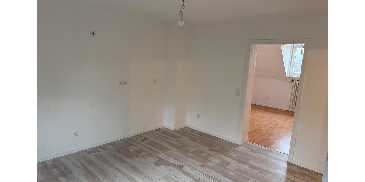 Dachgeschoßwohnung Dortmund Bövinghausen - 4.5 Zimmer, 97 m&sup2;, 930&euro; | Angebot:25947623