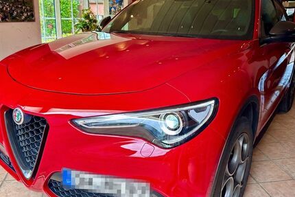 Alfa Romeo Stelvio 108.000 km 21.900 &euro; Bergkamen 59192