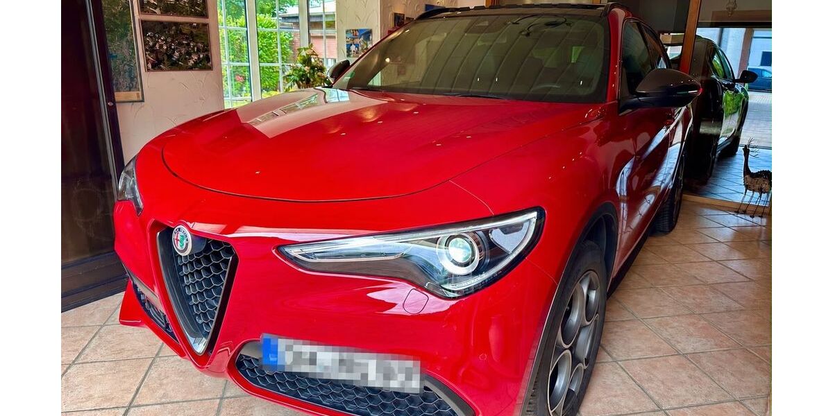 Alfa Romeo Stelvio 108.000 km 21.900 &euro; Bergkamen 59192