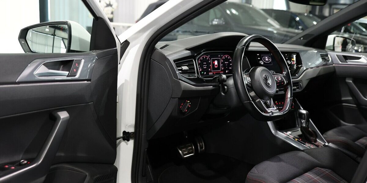 VW Polo GTI 2.0 TSI DSG BEATS WHITE / LED, AID, ACC 139.000 km 14.991 &euro; Hamm 59077