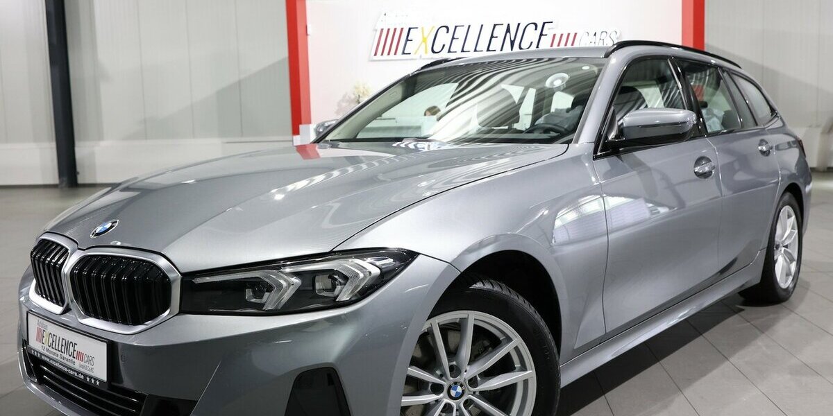 BMW 320d Touring xDrive SPORT / CURVED+NAVI+APPLE 32.000 km 30.991 &euro; Hamm 59077