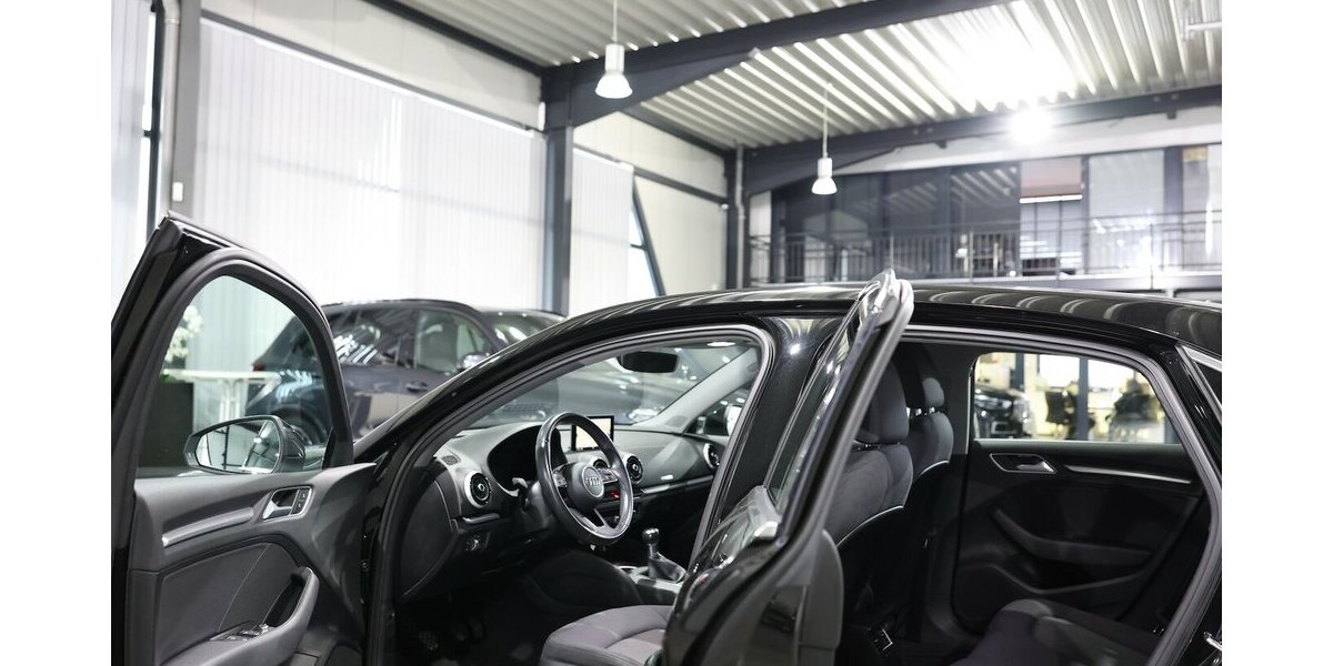 Audi A3 LIMOUSINE 1.4 TFSI BUSINESS / VIRTUAL-COCKPIT 119.000 km 16.555 &euro; Hamm 59077