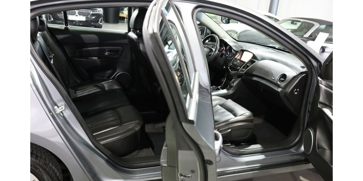 Chevrolet Cruze HATCHBACK 1.4 LTZ / SCHIEBEDACH,LEDER,NAVI 128.000 km 5.881 &euro; Hamm 59077