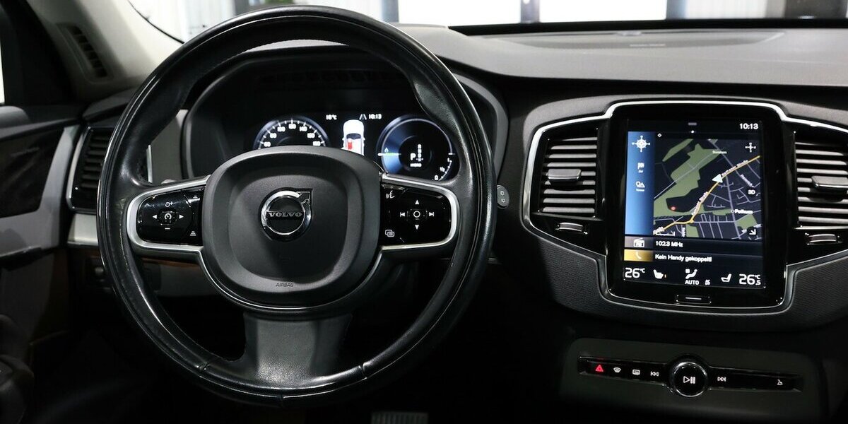 Volvo XC90 T8 P-HEV AWD EXPRESSION R-DESIGN / 7-SITZER 143.000 km 37.777 &euro; Hamm 59077
