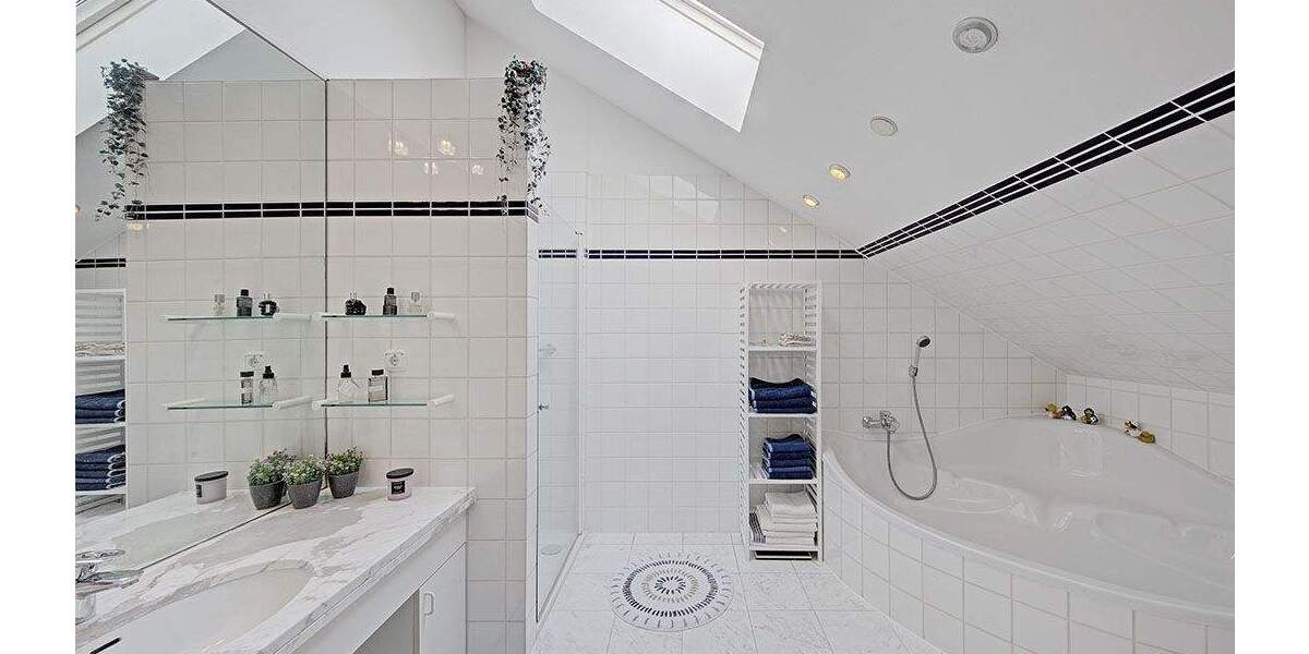 Einfamilienhaus Schwerte Ergste - 8 Zimmer, 330 m&sup2;, 890.000&euro; | Angebot:25685364