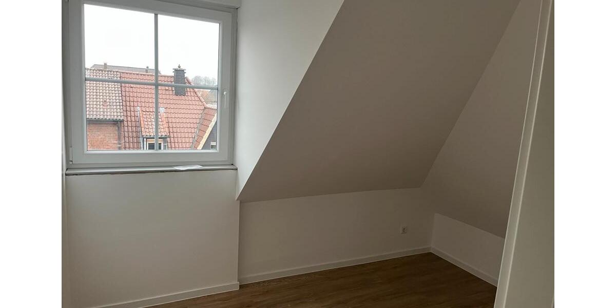 Dachgeschoßwohnung Ahlen - 3 Zimmer, 60 m&sup2;, 750&euro; | Angebot:25061905