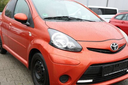 Toyota Aygo 1.0 CONNECT 5-TÜR / KLIMA, SERVO, ESP, MP3 227.000 km 1.802 &euro; Hamm 59077