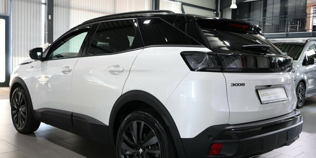 Peugeot 3008 BLUE-HDI GT-SPORT / WHITE & BLACK / SCHÖN 56.000 km 21.555 &euro; Hamm 59077