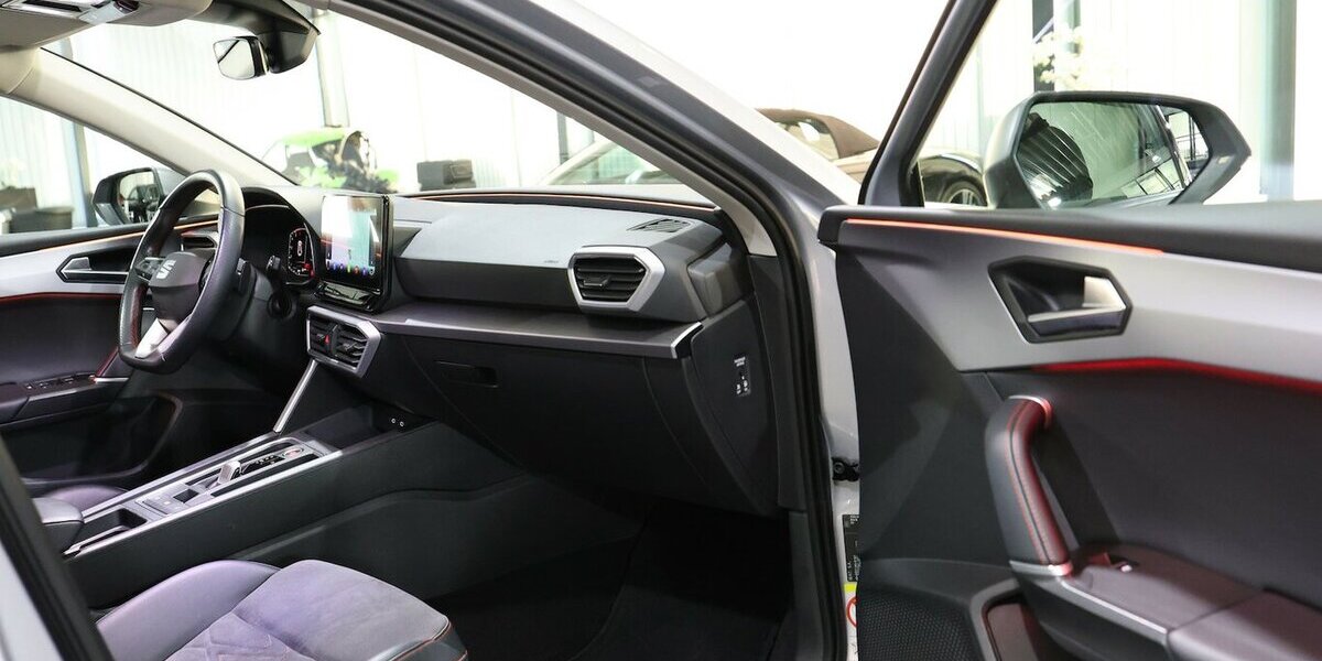 Seat Leon ST 2.0 TDI DSG FR-SPORT-PLUS / LED,PANORAMA 142.000 km 20.777 &euro; Hamm 59077