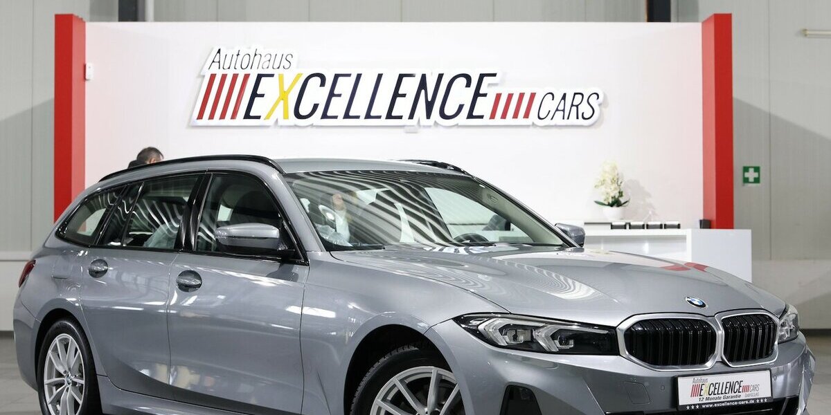 BMW 320d Touring xDrive SPORT / CURVED+NAVI+APPLE 32.000 km 30.991 &euro; Hamm 59077