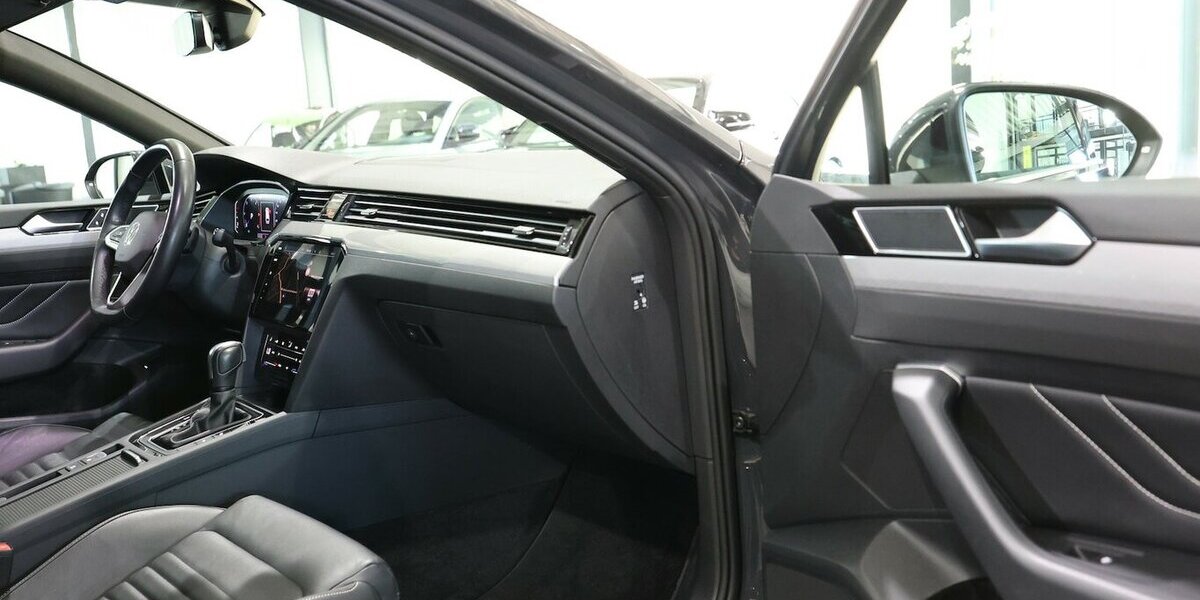 VW Passat Variant 2.0 TDI DSG BUSINESS IQ PANORAMA 122.000 km 22.777 &euro; Hamm 59077