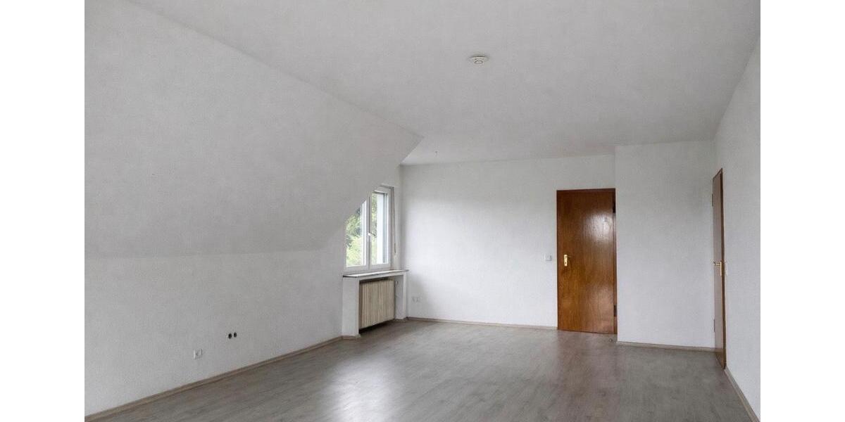 Etagenwohnung Iserlohn - 3 Zimmer, 135 m&sup2;, 1.100&euro; | Angebot:26025030