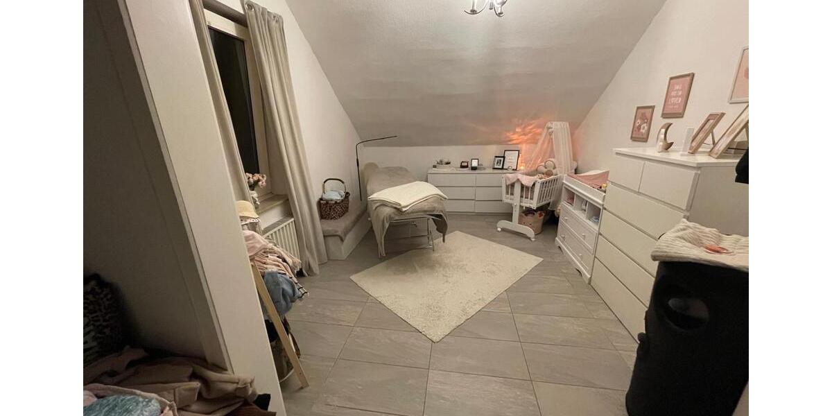 Dachgeschoßwohnung Oer-Erkenschwick Erkenschwick - 4.5 Zimmer, 98 m&sup2;, 820&euro; | Angebot:25990049